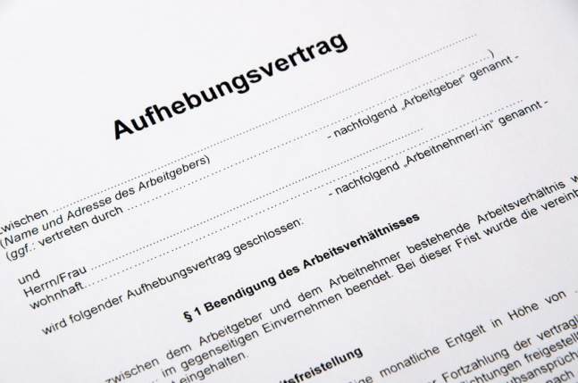 Arbeitnehmer schließt Aufhebungsvertrag